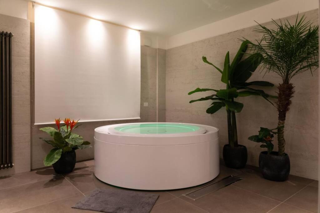 Luxury Appartament Jacuzzi Appartement *